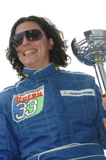 Prima vittoria femminile nella storia del Trofeo Alfa 33: la marchigiana Roberta Senzacqua sugli allori