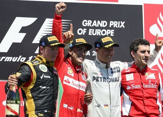 GP Valencia, Andrea Stella sul podio con i suoi piloti