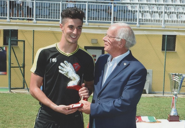 Mattia Sorci premiato come miglior portiere al torneo Internazionale Nereo Rocco di Firenze